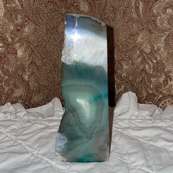 Vintage Natural Agate Geode with crystals.  Beautiful piece. - Picture 3 of 7